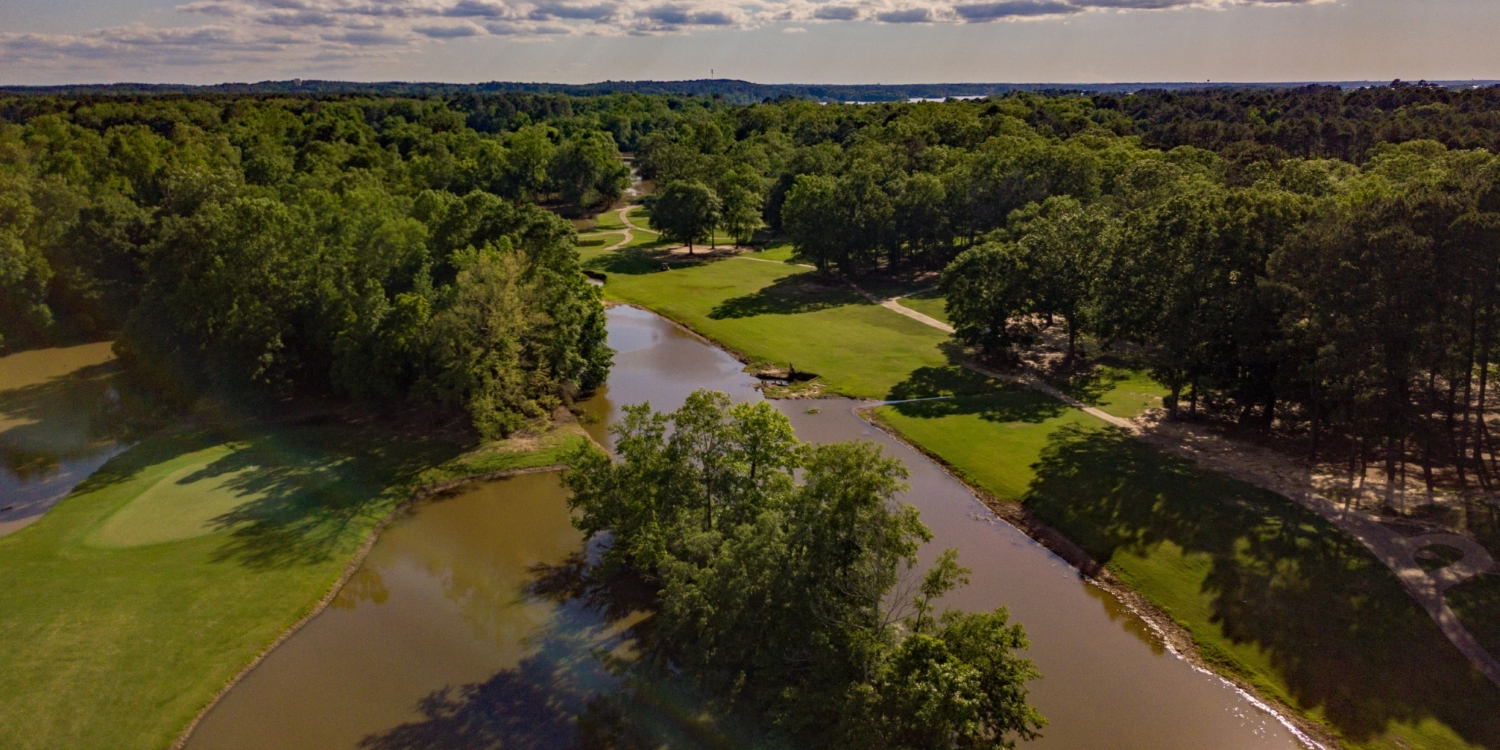 Bay Pointe Resort & Golf Club
